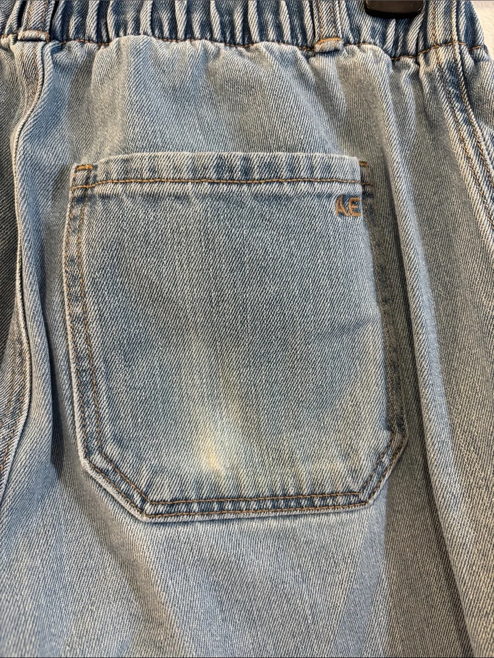 American Eagle Outfitters Light Blue Elastic Waist Jeans - Picture 5 of 9